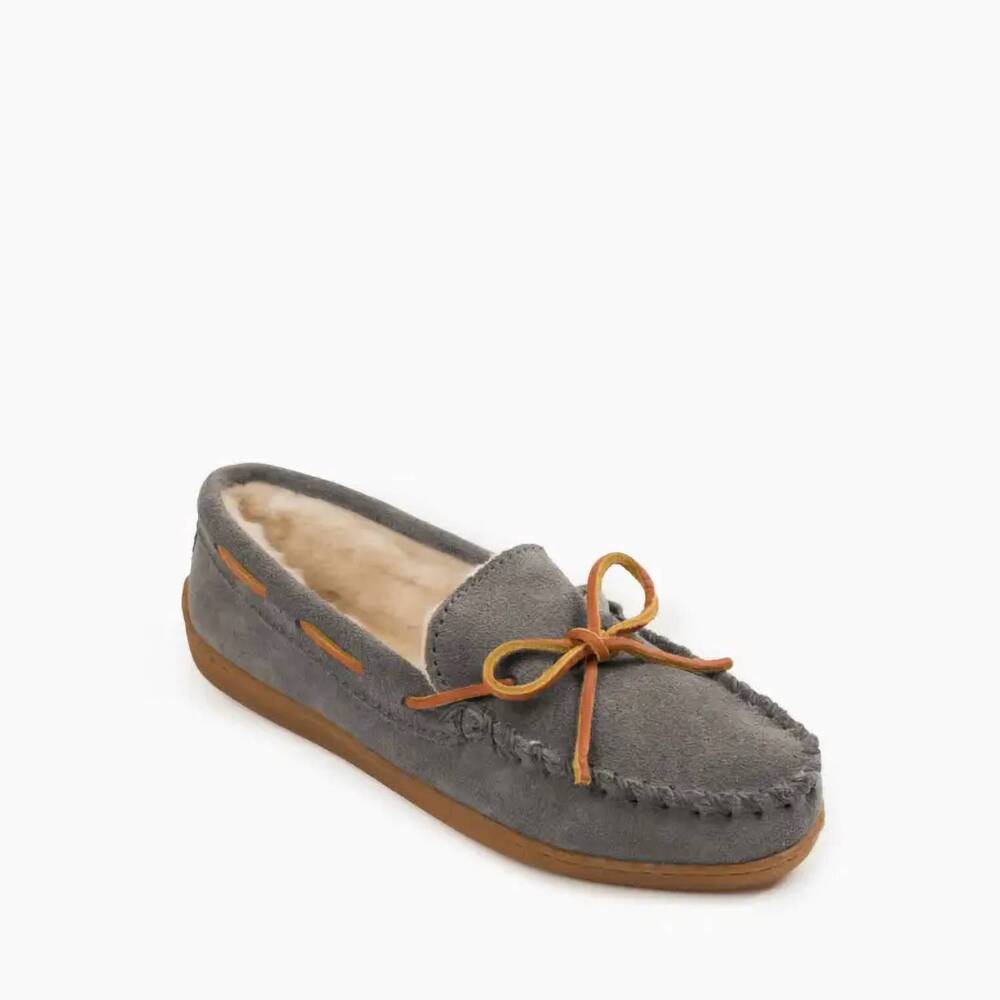 NEW MINNETONKA women's pile lined hardsole shoes in charcoal